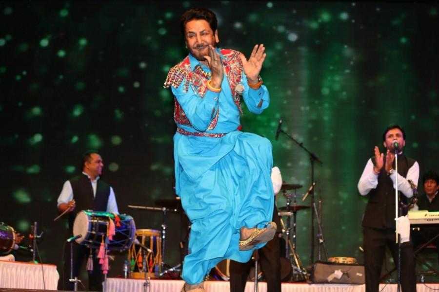 Punjabi singer Gurdas Maan during the celebration of Baisakhi festival in Mumbai on April 14, 2017. Baisakhi festival,Celebration of Baisakhi festival,Baisakhi festival celebration,Baisakhi celebration,Punjabi singer Gurdas Maan,Gurdas Maan