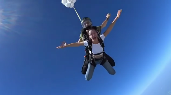 The 20-year-old took to Instagram on Saturday to share a video of her sky diving experience, reports mirror.co.uk.