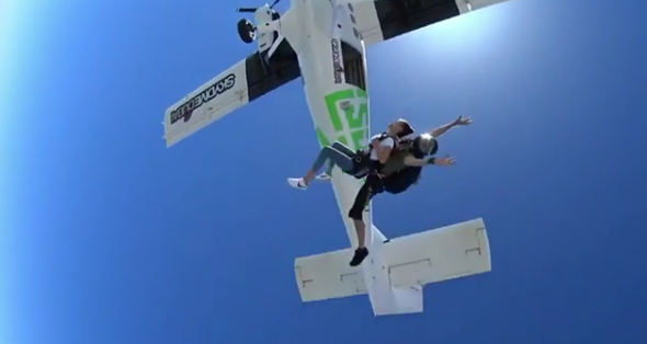 "Jumped out of a plane today (Saturday)! Never felt so calm in my life. Flying with the angels! Thank you Skydive Dubai Greg and Maha! Best sky diving experience of my life," Hadid wrote alongside the video. Supermodel Bella Hadid,Bella Hadid,Bella Hadid Skydiving in Dubai,Bella Hadid Skydiving,Bella Hadid Skydiving pics,Bella Hadid Skydiving images,Bella Hadid Skydiving stills,Bella Hadid Skydiving pictures,Bella Hadid Skydiving photos,Bella Hadid Skydiving