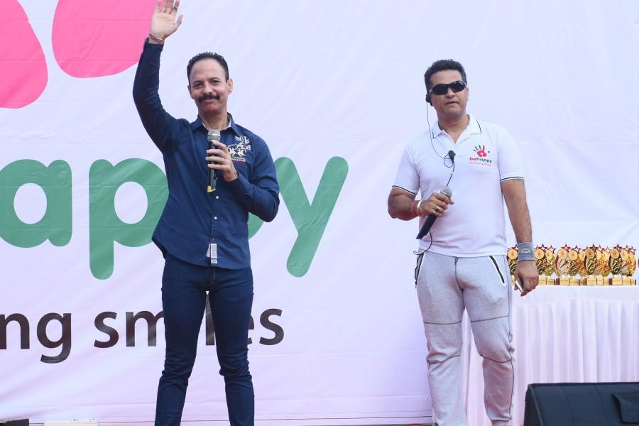The 3 km stretch of well-maintained concrete roads were freed from vehicular traffic and opened up for not just local residents but also to many who come from faraway locations. As many as more than 50 activity stations including Yoga, Zumba, Rock Climbing, Creative arts, etc. simultaneously engage crowds of around 5000. Tiger Shroff,Remo D'Souza,Lokhandwala Street Festival,Lokhandwala Street Festival pics,Lokhandwala Street Festival images,Lokhandwala Street Festival stills,Lokhandwala Street Festival pictures,Lokhandwala Street Festival photos