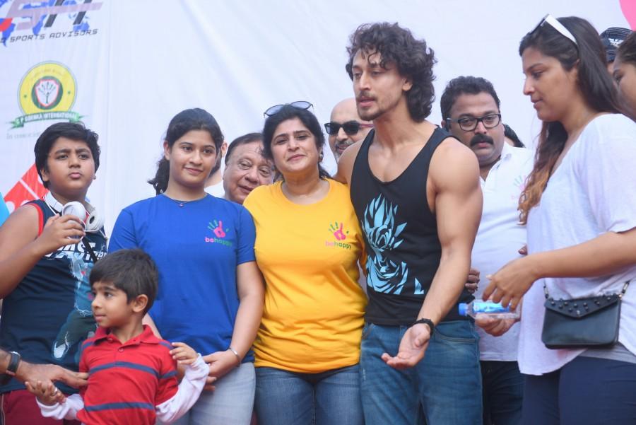 With word spreading about the event far and wide across social media and news media, the organizers won’t be surprised if the event is recognized all over Mumbai. Tiger Shroff,Remo D'Souza,Lokhandwala Street Festival,Lokhandwala Street Festival pics,Lokhandwala Street Festival images,Lokhandwala Street Festival stills,Lokhandwala Street Festival pictures,Lokhandwala Street Festival photos