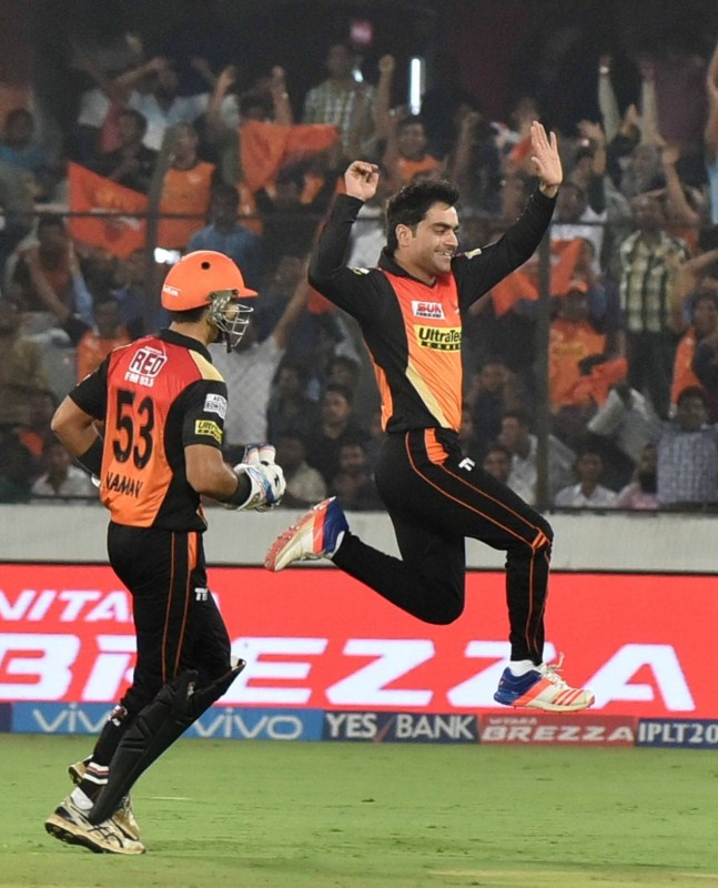 Warner continued to gather runs as he completed his 50 in 45 deliveries. But others continued to struggle at the other end. New batsman, Deepak Hooda (10) couldn't do much, while Afghan all-rounder Mohammad Nabi scored just two in the three deliveries he faced in his debut. Nabi's young compatriot, Rashid Khan plundered a six in the final ball of the 20th over to take Hyderabad to 159/6. During the chase, Punjab suffered a poor start as Bhuvneshwar Kumar plumbed Hashim Amla (1) in front of the wickets and removed Glenn Maxwell (10), who offered a catch to Warner at long-off, reducing the visitors to 16/2 in 2.5 overs. David Warner,Bhuvneshwar Kumar,Sunrisers Hyderabad,Kings XI Punjab,Hyderabad pip Punjab by 5 runs,Indian Premier League,Indian Premier League 2017,IPL,IPL 2017