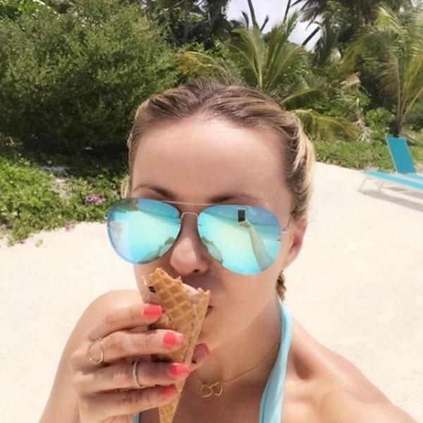 Ola Jordan Flaunts Her Curves In Maldives Photos Images Gallery 64696