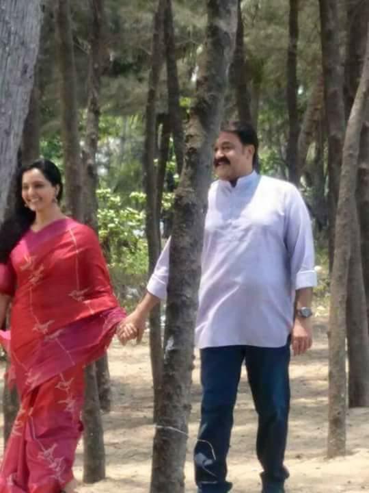 Villain is an upcoming Malayalam thriller film written and directed by B. Unnikrishnan and produced by Rockline Venkatesh. Starring Mohanlal and Manju Warrier in the lead role, while Vishal, Hansika Motwani, Srikanth and Raashi Khanna appears in the supporting role. Mohanlal and Manju Warrier,Mohanlal,Manju Warrier,Vishal,Hansika Motwani,Srikanth,Villain movie stills,Villain movie pics,Villain movie images,Villain movie pictures,Villain movie photos