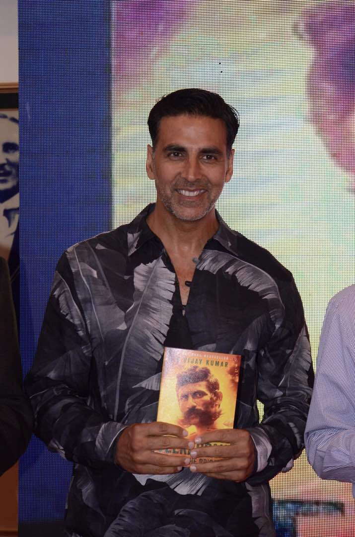 On the acting front, Akshay has wrapped up shooting for "Toilet: Ek Prem Katha" along with "Dum Laga Ke Haisha" famed Bhumi Pednekar. Akshay Kumar,actor Akshay Kumar,Akshay Kumar attends a book launch,Akshay Kumar new pics,Akshay Kumar new images,Akshay Kumar new stills,Akshay Kumar new pictures,Akshay Kumar new photos,Akshay Kumar latest pics,Akshay Kumar latest images,Akshay Kumar lat