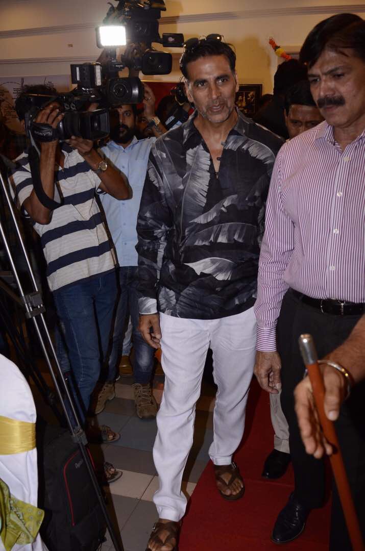 The 49-year-old actor is currently busy filming for filmmaker R. Balki's "Padman". The film also stars Radhika Apte and Sonam Kapoor. "Padman" is produced by Akshay's wife and author Twinkle Khanna. Akshay Kumar,actor Akshay Kumar,Akshay Kumar attends a book launch,Akshay Kumar new pics,Akshay Kumar new images,Akshay Kumar new stills,Akshay Kumar new pictures,Akshay Kumar new photos,Akshay Kumar latest pics,Akshay Kumar latest images,Akshay Kumar lat