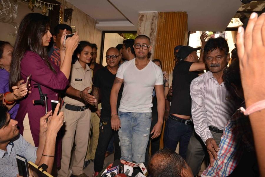 Bollywood singer Sonu Nigam addressing a press conference at his residence, in Mumbai on April 19, 2017. Sonu Nigam posted a series of tweets over using of loudspeakers in mosques during Azaan. Sonu Nigam,Azaan issue,singer Sonu Nigam,Bollywood singer Sonu Nigam,sonu nigam controversy,sonu nigam twitter,sonu nigam azaan,Sonu Nigam pics,Sonu Nigam images,Sonu Nigam stills,Sonu Nigam pictures