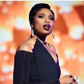 Jennifer Hudson's black dress is the new wardrobe essential, take a look!