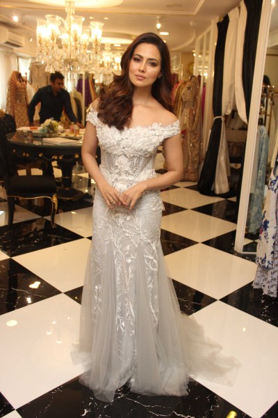 Bollywood actress Sana Khan showcase Dimple and Amrin Summer collection. Sana Khan,actress Sana Khan,Dimple and Amrin Summer collection,Dimple and Amrin Summer collection launch,Sana Khan pics,Sana Khan images,Sana Khan stills,Sana Khan pictures,Sana Khan photos