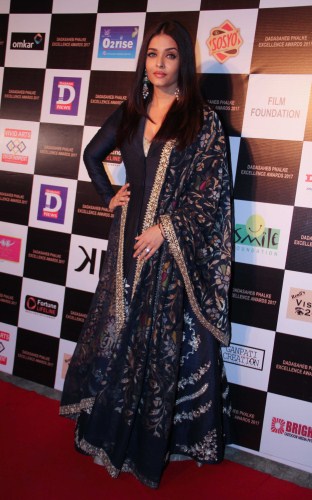 Bollywood actress Aishwarya Rai Bachchan spotted during Dadasaheb Phalke Excellence Awards 2017, in Mumbai on April 21, 2017. Aishwarya Rai Bachchan and Hema Malini,Aishwarya Rai Bachchan,Hema Malini,Aishwarya Rai,Aishwarya Rai at Dadasaheb Phalke awards,Aishwarya Rai pics,Aishwarya Rai images,Aishwarya Rai stills,Aishwarya Rai pictures,Aishwarya Rai phoots