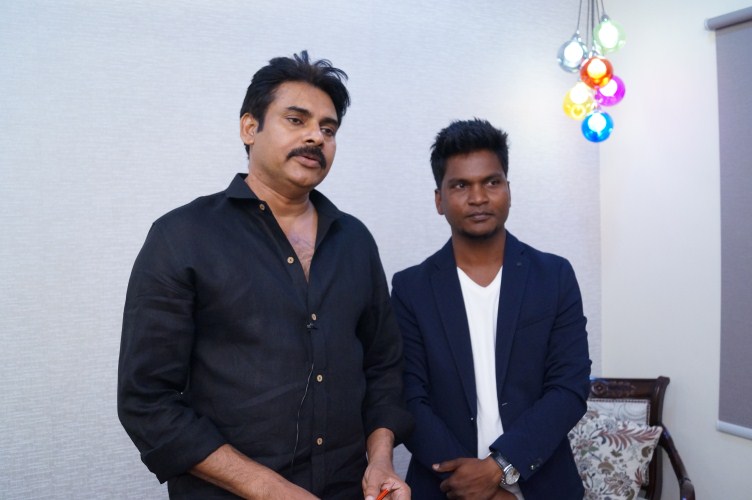 Power Star Pawan Kalyan who is very close to Ram Koniki has launched this International standard salon. He was very impressed and encouraged Ram Koniki for his new venture. Salon Koniki is one of the finest salon shop in Hyderabad with International products, located at Jubilee Hills, Road No. 45. The Only shop for Hair and Beauty. Pawan Kalyan,actor Pawan Kalyan,Pawan Kalyan launches Salon Koniki,Salon Koniki,Salon Koniki launch,Pawan Kalyan pics,Pawan Kalyan images,Pawan Kalyan stills,Pawan Kalyan pictures,Pawan Kalyan photos
