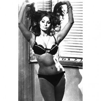 Check out Pamela Anderson's raunchy pictures.