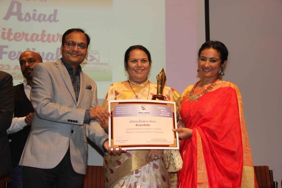 Divya Dutta has been receiving a lot of praise and love for her book ‘Me and Ma’ and she feels like she’s on top of the world. From appreciation from her industry friends to love and warmth from her fans, Divya is enjoying every bit of the success of her book. Divya Dutta,actress Divya Dutta,Divya Dutta won the literary excellence award,literary excellence award,Me and Ma