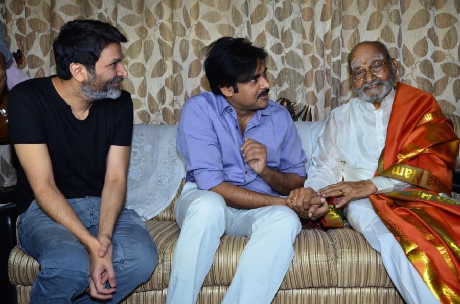 Pawan Kalyan and Trivikram Srinivas met and Congrtulated K Vishwanath. Pawan Kalyan and Trivikiram,Pawan Kalyan and Trivikram Srinivas,Pawan Kalyan,Trivikram Srinivas