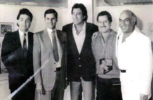 Vinod Khanna's Rare and unseen pictures.