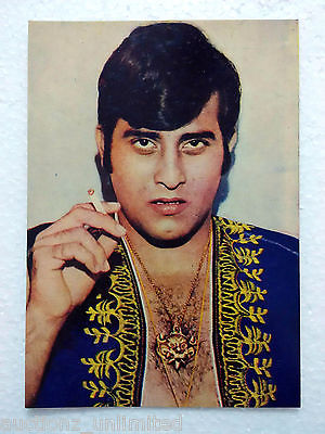 Vinod Khanna's Rare and unseen pictures. Vinod Khanna passes away,Vinod Khanna dead,Vinod Khanna no more,Vinod Khanna,actor Vinod Khanna,Vinod Khanna rare pics,Vinod Khanna rare images,Vinod Khanna rare stills,Vinod Khanna rare pictures,Vinod Khanna rare phoots