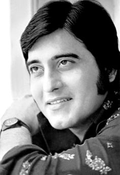 Vinod Khanna's Rare and unseen pictures. Vinod Khanna passes away,Vinod Khanna dead,Vinod Khanna no more,Vinod Khanna,actor Vinod Khanna,Vinod Khanna rare pics,Vinod Khanna rare images,Vinod Khanna rare stills,Vinod Khanna rare pictures,Vinod Khanna rare phoots