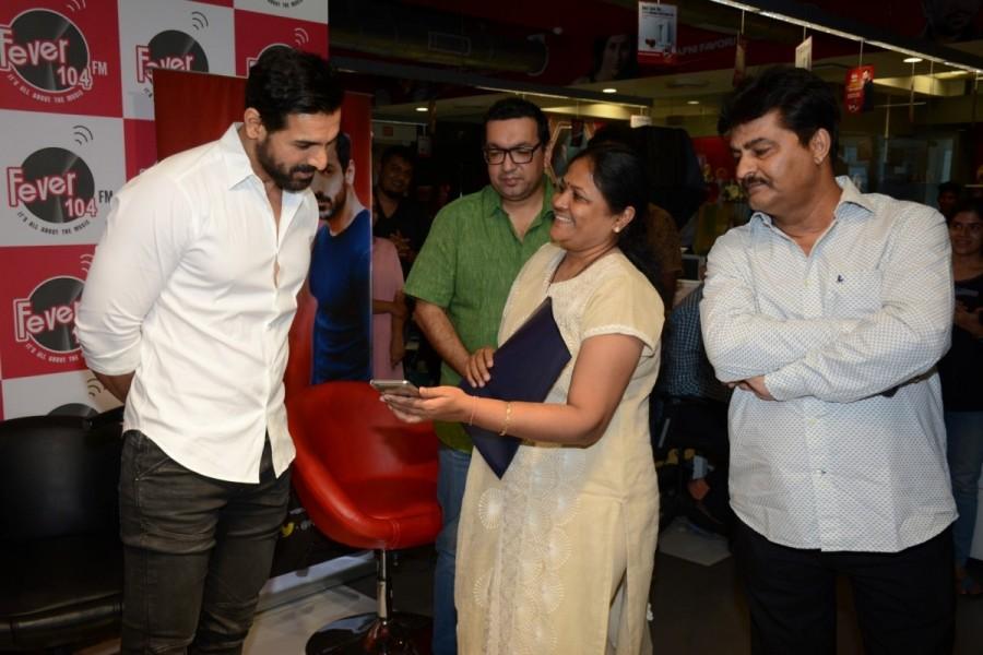 Bollywood actor John Abraham celebrate 3 year of Fever Voice of Change in Mumbai on April 26, 2017. John Abraham,Fever Voice of Change,actor John Abraham,John Abraham new pics,John Abraham new images,John Abraham new stills,John Abraham new pictures,John Abraham new photos