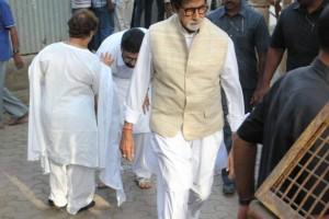 Vinod Khanna,Abhishek Bachchan,Amitabh Bachchan,Randeep Hooda,Geetanjali,Akshay Khanna,vinod khanna funeral,vinod khanna funeral pics,vinod khanna funeral images,vinod khanna funeral stills,vinod khanna funeral pictures