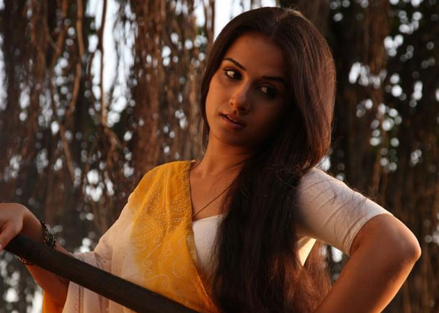 Vidya Balan in Ishqiya: Vidya is one character whom we can imagine in all kinds of roles but she is too sweet to play a dark role well again she has proven all of us wrong and nailed it with her character in Ishqiya. Bollywood celebrities goes good to bad on screen,Riteish Deshmukh,Purab Kohli,Varun Dhawan,Vicky Kaushal,Hrithik Roshan,Shraddha Kapoor