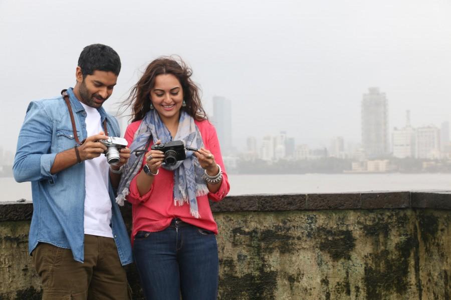 Purab Kohli in Noor: We have seen Purab as a VJ, a drummer, a travel guide and recently as a prisoner of war. He has always experimented with all kinds of roles in the industry. From anchoring shows to being a part of it and eventually being part of films, the actor has never shied away from a challenge. In his latest film, Noor, Purab played the role of photo-journalist opposite Sonakshi Sinha where audiences saw him for the first time playing the grey character and received many accolades for his performance by everyone. Bollywood celebrities goes good to bad on screen,Riteish Deshmukh,Purab Kohli,Varun Dhawan,Vicky Kaushal,Hrithik Roshan,Shraddha Kapoor