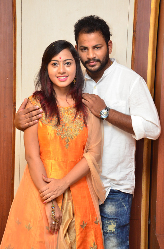 Producer KL Damodara Prasad switched on the camera, Director's Union President Veera Shanker sounded the call for a muhurath shot of the film. Mani,Shaanu,Ammayi Premalo Padithe movie launch,Ammayi Premalo Padithe,Ammayi Premalo Padithe movie launch pics,Ammayi Premalo Padithe movie launch images,Ammayi Premalo Padithe movie launch stills,Ammayi Premalo Padithe movie launch pictures,Ammayi Prema