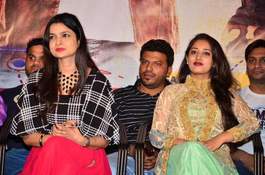 Pictures of Salam Zindagi trailer launch. Salam Zindagi,Salam Zindagi trailer launch,Salam Zindagi trailer,Salam Zindagi trailer launch pics,Salam Zindagi trailer launch images,Salam Zindagi trailer launch stills,Salam Zindagi trailer launch pictures,Salam Zindagi trailer launch photos