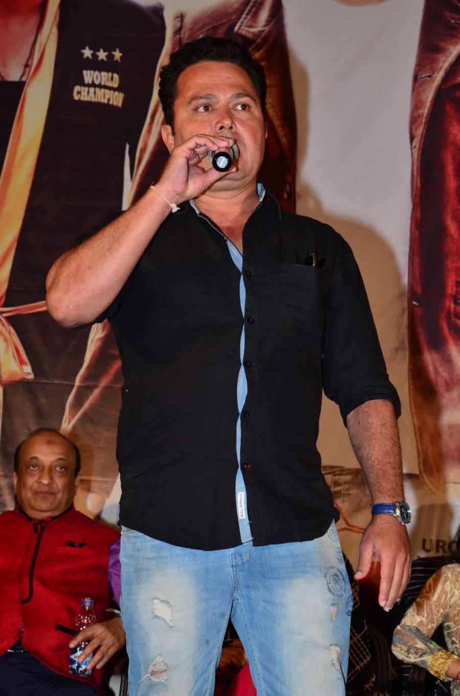 Pictures of Salam Zindagi trailer launch. Salam Zindagi,Salam Zindagi trailer launch,Salam Zindagi trailer,Salam Zindagi trailer launch pics,Salam Zindagi trailer launch images,Salam Zindagi trailer launch stills,Salam Zindagi trailer launch pictures,Salam Zindagi trailer launch photos
