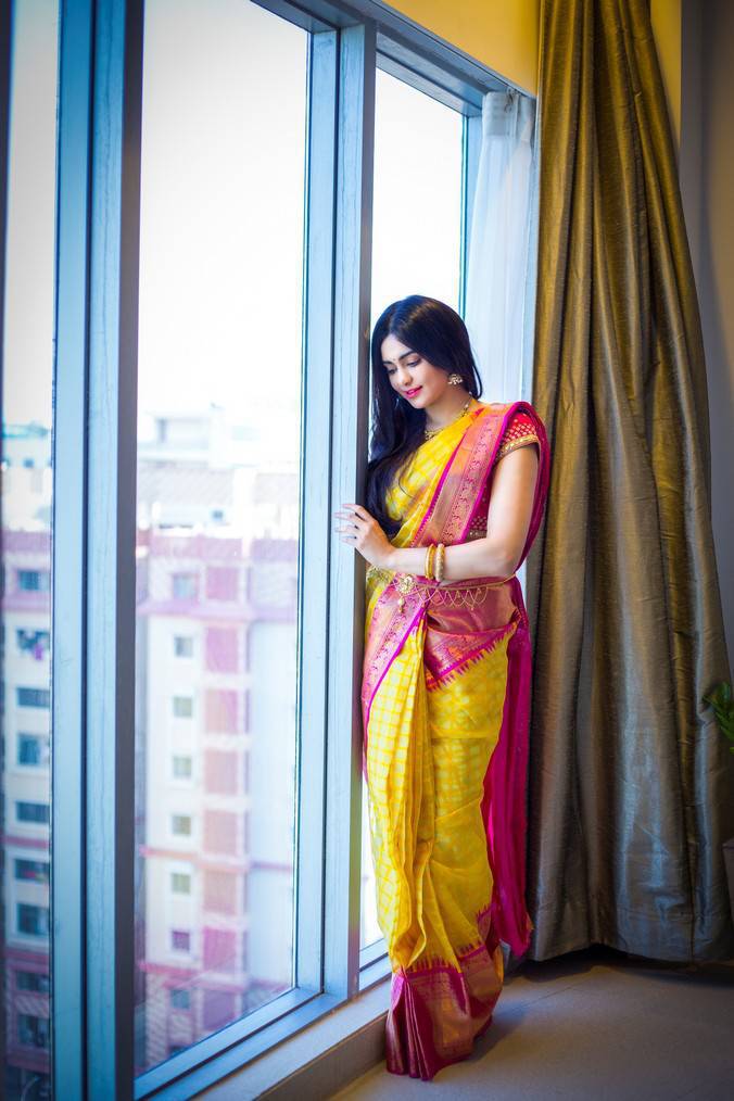 actress HOT photos : south Indian actress Sowmya latest photos of hot saree  stills