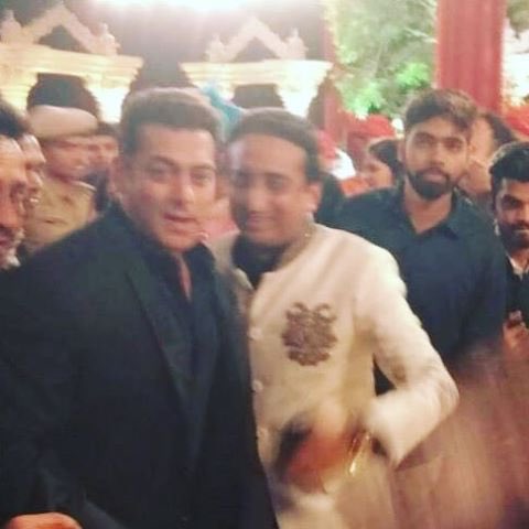 Sri Lankan Prime Minister Ranil Wickremesinghe, superstar Salman Khan, ace fashion designer J.J. Valaya, filmmaker Muzaffar Ali were among the prominent personalities who attended the wedding of Nepalese businessman and industrialist Binod Chaudhary's son Varun and jeweller Rajkumar Tongya's daughter Anushree. The wedding, which took place here at Jag Mandir continuing from Friday night to Saturday morning, saw a bevy of celebrities mixing with the royals of Rajasthan, dressed in their best. Clad in a simple black suit, Salman attended the venue just for a few minutes with a dozen of bodyguards and police officials protecting him from the guests who were clearly the star's huge fans. Salman Khan,actor Salman Khan,Varun Chaudhary,Anushree Tongya,superstar Salman Khan,Sri Lankan Prime Minister Ranil Wickremesinghe,Ranil Wickremesinghe,Binod Chaudhary,Binod Chaudhary son