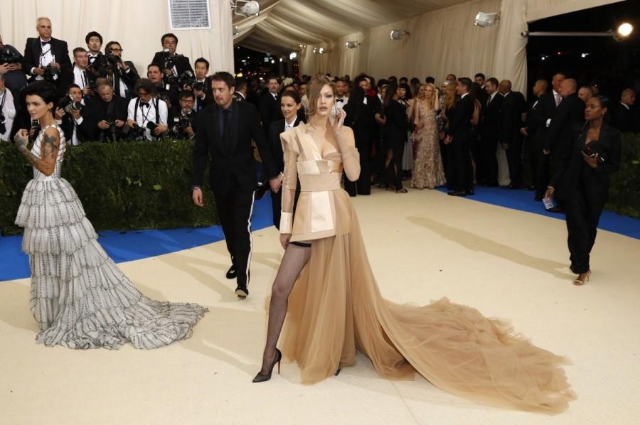Gigi Hadid Rihanna,Gigi Hadid,Dakota Johnson,Cara Delevingne,Mandy Moore,Thandie Newton,Wiz Khalifa,Met Gala 2017 Worst dressed,met gala 2017 worst dressed celebs,Worst dressed at Met Gala 2017,Met Gala,Met Gala 2017,worst celebs at Met Gala 2017