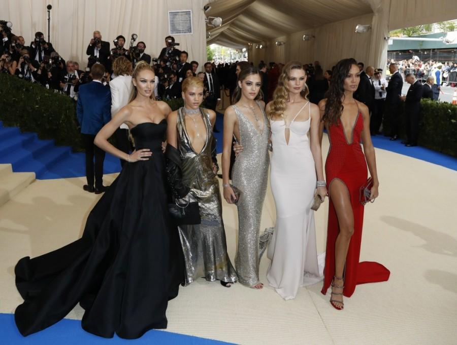 Sofia Richie flashes her cleavage at Met Gala 2017. Sofia Richie,model Sofia Richie,Sofia Richie flashes her cleavage,Sofia Richie hot pics,Sofia Richie hot images,Sofia Richie hot stills,Sofia Richie hot photos,Sofia Richie hot pictures,Sofia Richie bikini,Sofia Richie bikini pics,Sofia Richie bikini imag
