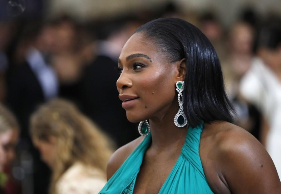Serena Williams shows her Baby Bump at Met Gala 2017. Serena Williams,Serena Williams pregnant,Serena Williams Baby Bump,Serena Williams Baby Bump pics,Serena Williams Baby Bump images,Serena Williams Baby Bump stills,Serena Williams Baby Bump pictures,Serena Williams Baby Bump photos,Serena Williams at Met