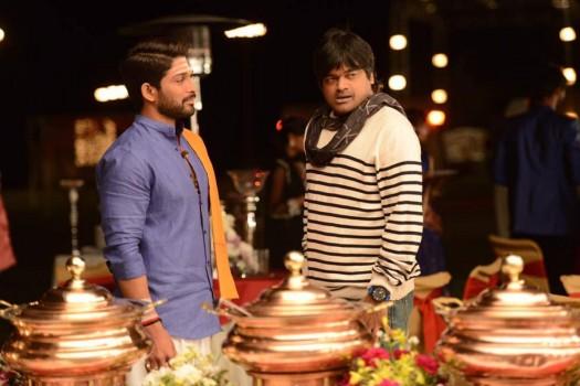 Stylish Star Allu Arjun & Harish Shankar's 'Duvvada Jagannadham' working stills.