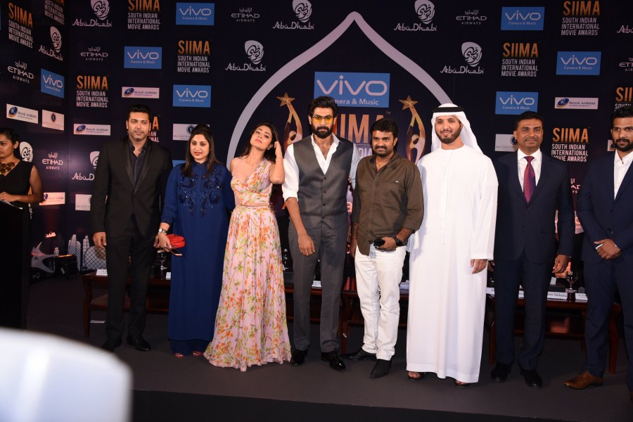South Indian actor Rana Daggubati and actress Shriya Saran spotted at SIIMA press meet at Abu Dhabi. Rana Daggubati and Shriya Saran,Rana Daggubati,Shriya Saran,SIIMA press meet,SIIMA,SIIMA press meet pics,SIIMA press meet images,SIIMA press meet stills,SIIMA press meet pictures,SIIMA press meet photos