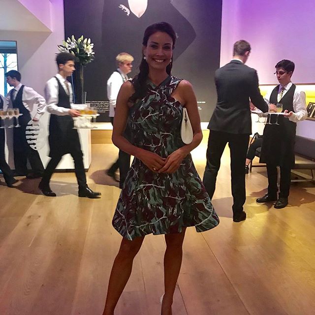 Melanie Sykes shows off her rippling abs. Melanie Sykes,Melanie Sykes rippling abs,Melanie Sykes flaunts abs,Melanie Sykes hot abs,Melanie Sykes hot pics,Melanie Sykes hot images,Melanie Sykes hot stills,Melanie Sykes hot photos,Melanie Sykes hot pictures,Melanie Sykes bikini,Melanie Sykes bikini