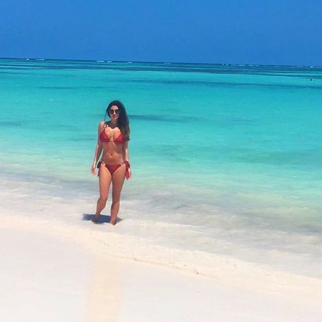 Casey Batchelor flaunts her ample assets in bikini. Casey Batchelor,Casey Batchelor flaunts her ample assets,Casey Batchelor ample assets,Casey Batchelor hot pics,Casey Batchelor hot images,Casey Batchelor hot stills,Casey Batchelor hot photos,Casey Batchelor hot pictures,Casey Batchelor bikini,Casey Batch