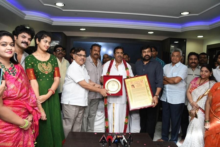 Megastar Chiranjeevi presents Allu Ramalingaiah award to Dasari Narayana Rao. Celebs like Mohan Babu and Allu Aravind graced the event. Megastar Chiranjeevi,Chiranjeevi,Allu Ramalingaiah,Allu Ramalingaiah award,Dasari Narayana Rao,Mohan Babu,Allu Aravind