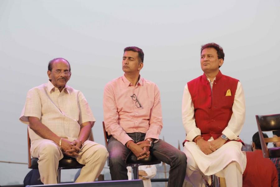 Bollywood filmmaker Kamal Jain, actor Kangana Ranaut, filmmaker Radha Krishna Jagarlamudi and singer Shankar Mahadevan during the poster launch of the film Manikarnika: The Queen of Jhansi, in Varanasi on May 4, 2017. Kangana Ranaut,actress Kangana Ranaut,Manikarnika: The Queen Of Jhansi in Varanasi,Manikarnika: The Queen Of Jhansi,Radha Krishna Jagarlamudi,Shankar Mahadevan,Kamal Jain,Manikarnika: The Queen of Jhansi poster,Manikarnika: The Queen of Jhansi first look