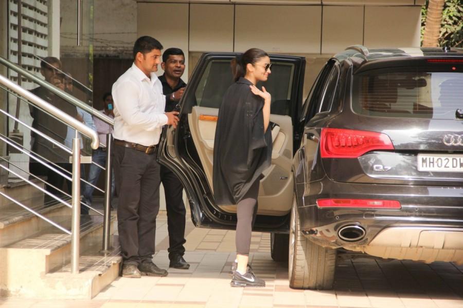 Bollywood actor Ranbir Kapoor and actress Alia Bhatt spotted post dance rehearsals for DRAGON. Ranbir kapoor,alia bhatt,ayan mukherjee,DRAGON