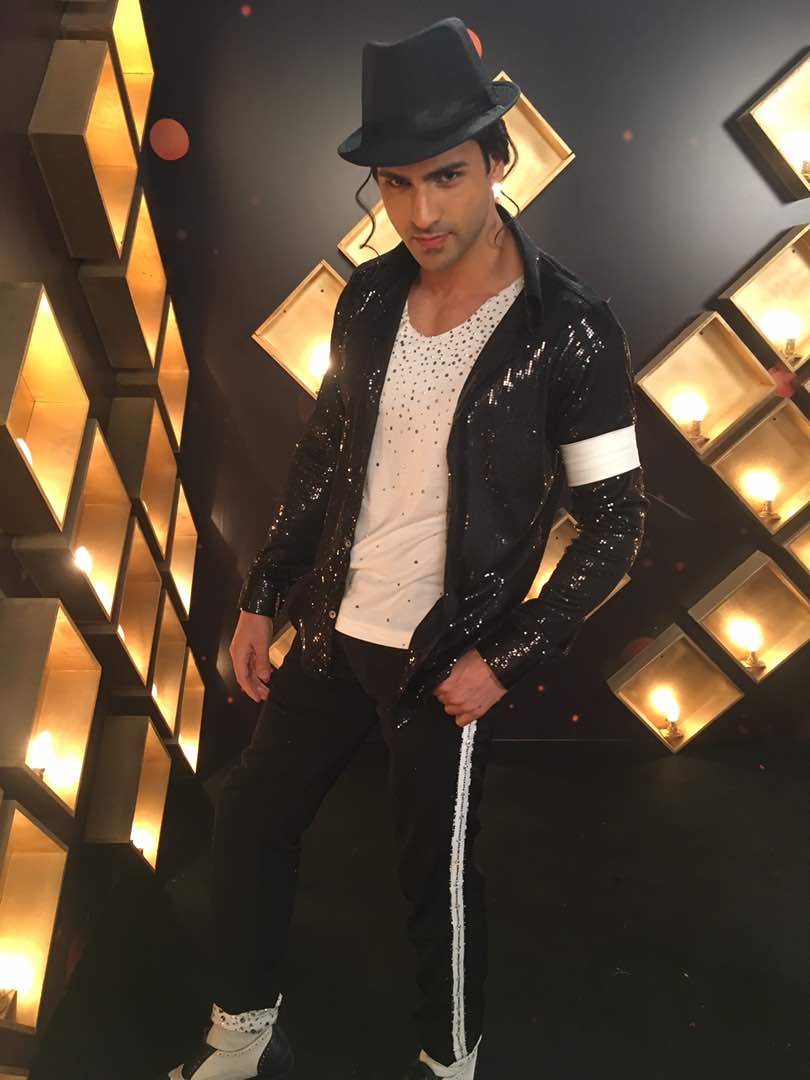 Nach Baliye 8,Nach Baliye,Aashka Goradia-Brent Goble Brent,Aashka Goradia,Brent Goble Brent,Vivek Dahiya,Michael Jackson tribute