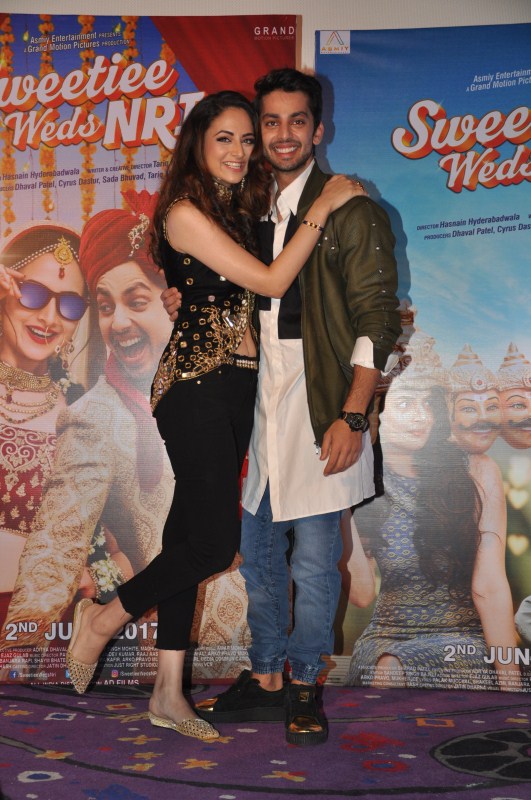 Sweetiee Weds NRI trailer launch held in Mumbai on May 5, 2017. Celebs like Himansh Kolhi, Zoya Afroz, singer Palash Muchhal, Palak Muchhal and others graced the event. Himansh Kolhi and Zoya Afroz,Himansh Kolhi,Zoya Afroz,Sweetiee Weds NRI trailer launch,Sweetiee Weds NRI trailer,Sweetiee Weds NRI trailer launch pics,Sweetiee Weds NRI trailer launch images,Sweetiee Weds NRI trailer launch stills,Sweetiee Weds NRI traile