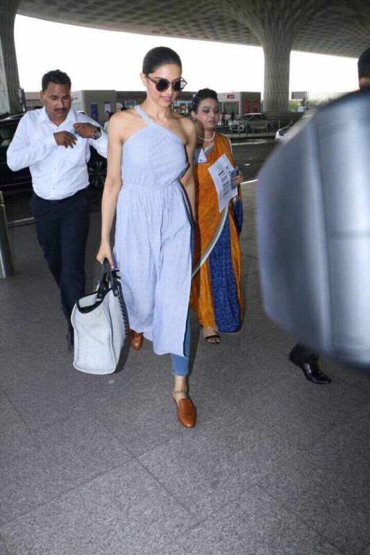 Bollywood actress Deepika Padukone spotted at Mumbai airport. Deepika Padukone,Deepika Padukone spotted at Mumbai airport,Deepika Padukone at Mumbai airport,Deepika Padukone spotted at airport,Deepika Padukone at airport,Deepika Padukone hot pics,Deepika Padukone hot images,Deepika Padukone hot stills,Deepika Paduko