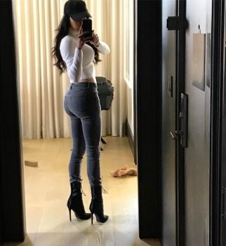 Naya Rivera shares hot Selfie on instagram.