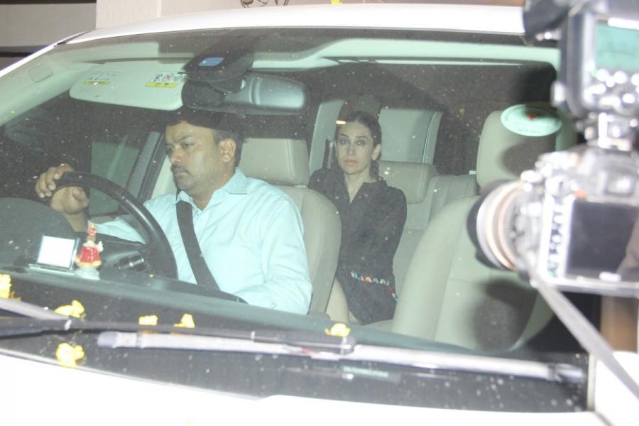 Bollywood actress Karisma Kapoor spotted with rumoured boyfriend Sandeep Toshniwal at Kareena Kapoor's house. Karisma Kapoor,Karisma kapoor boyfriend,Karisma Kapoor boyfriend Sandeep Toshniwal,Sandeep Toshniwal,Kareena Kapor,Kareena Kapor house
