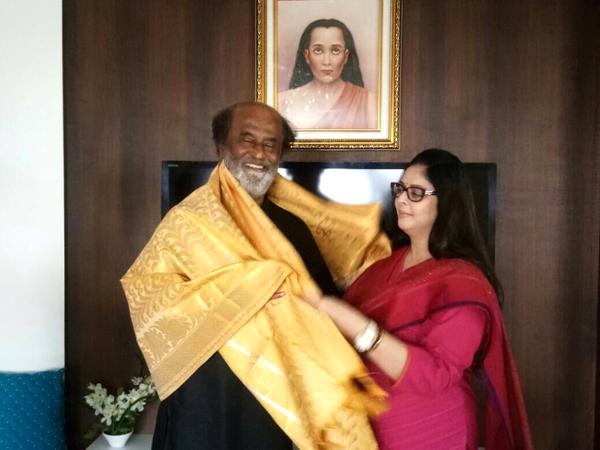 Yesteryear leading south Indian actress and All India Mahila Congress General Secretary Nagma recently met her Baasha co-star Rajinikanth at his Poes Garden residence in Chennai. Nagma meets Rajinikanth,Nagma,Rajinikanth,All India Mahila Congress General Secretary Nagma,Nagma with Rajinikanth,Superstar Rajinikanth