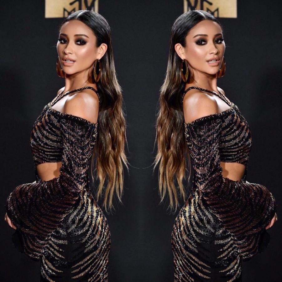 Shay Mitchell looks Stunning at 2017 MTV movie Award. MTV Awards,MTV Awards 2017,Shay Mitchell stuns in Sheer Naked dress,Shay Mitchell in Sheer Naked dress,Shay Mitchell,hot Shay Mitchell,Shay Mitchell hot pics,Shay Mitchell hot images,Shay Mitchell hot stills,Shay Mitchell hot photos,Shay Mitchell hot pict