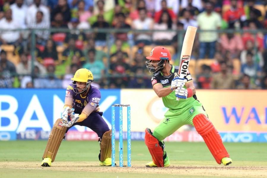 Mandeep Singh (52; 43b 4x4 1x6) also played well to graft the innings after the big three of Chris Gayle, Virat Kohli and AB de Villiers failed to contribute. Head (75 off 47 not out), who is playing in place of Shane Watson, and Mandeep stitched together a 71-run stand for the fourth wicket to stem RCB's rot and at the end it was about the Australian's big hitting. While Mandeep took time to steady the ship and pace his innings to perfection, Head saved his shots for the last smashing Ankit Rajpoot and Chris Woakes for two sixes in consecutive overs to up the run rate. In the last over, Head tonked Umesh Yadav (3/36) for two sixes and a four on the trot to take away 21 runs. Put in to bat, Gayle played a lazy shot first ball of the match for Gambhir to complete the simplest of catches at short cover off Umesh's bowling. Chris Lynn and Sunil Narine,Chris Lynn,Sunil Narine,Royal Challengers Bangalore,RCB,Kolkata Knight Riders,KKR beats RCB,Indian Premier League,Indian Premier League 2017,IPL,IPL 2017