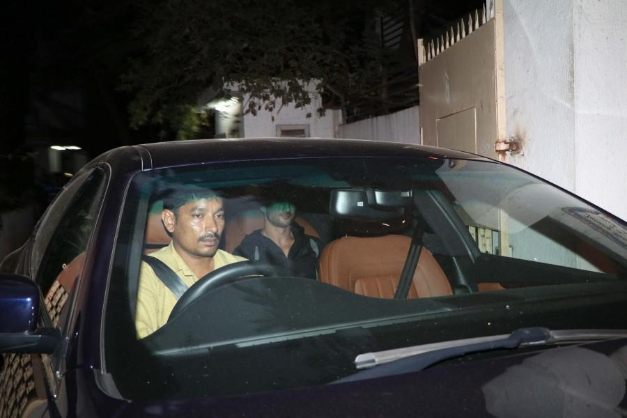 Bollywood actor Sushant Singh spotted at Maddock office. Sushant Singh and Kriti Sanon,Sushant Singh,Kriti Sanon,Sushant Singh spotted at Maddock office,Kriti Sanon spotted at Maddock office,Maddock office,Maddock film office
