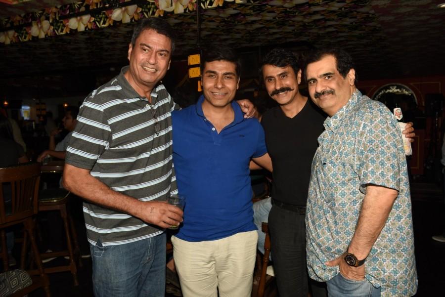 A fresh out of the box new family Indian Hindi parody TV program, producer Manish Goswami hosted an impromptu get together to celebrate the success of "Dil Deke Dekho" of Manish Goswami under the banner of Siddhant Cinevision Limited's. Manish Goswami,Kanwaljit Singh,Chetanya Adib,Jiten Lalwani,Jaswinder Gardner,Amit Tandon,Navneet Nishan,Anju Jadhav,Abhishek Bajaj,Ritu Vashisht,Aslam Khan,Dil Deke Dekho,Dil Deke Dekho Success bash